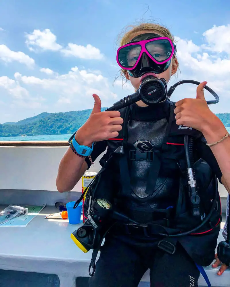 diving in borneo