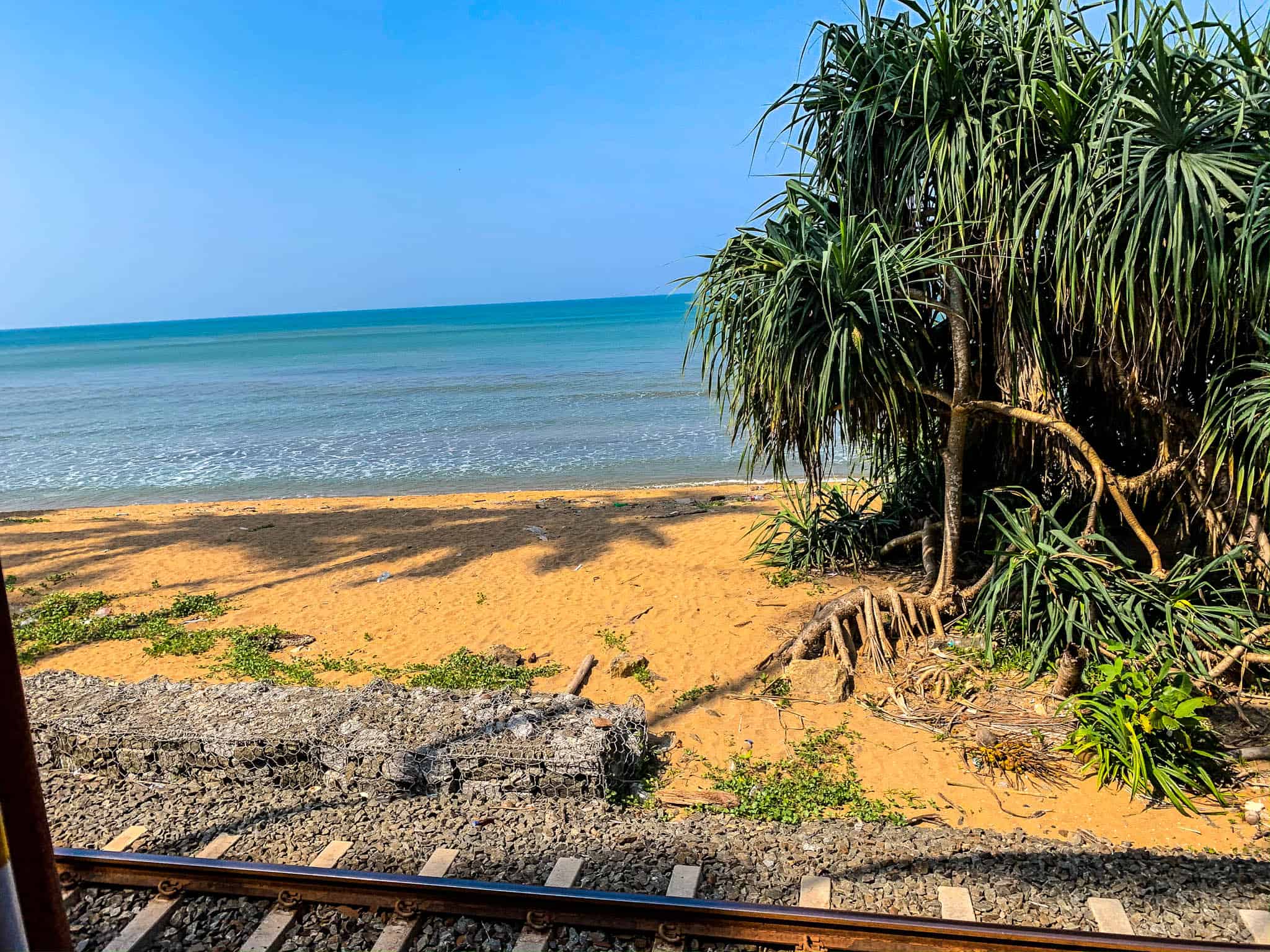 train views Colombo to Galle