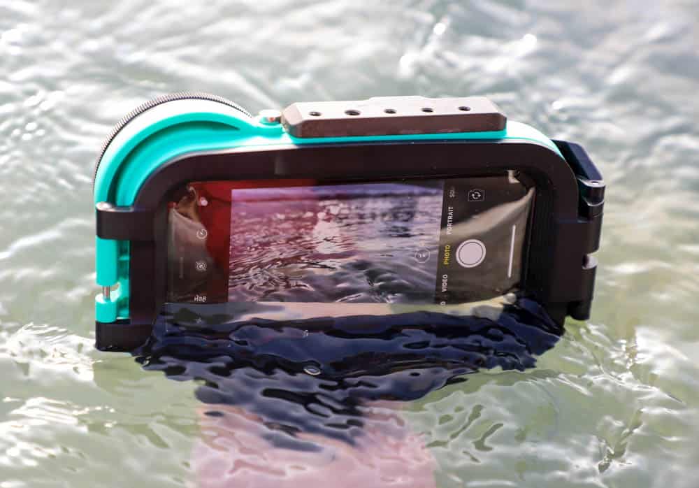 iPhone underwater housing